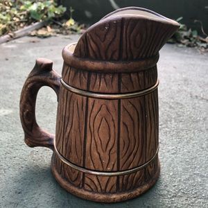 Beer pitcher